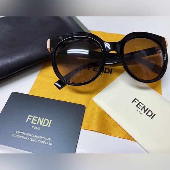 AUTHENTIC Lunettes de soleil femme Fendi FF 0129/S 29A Noir - Main Image